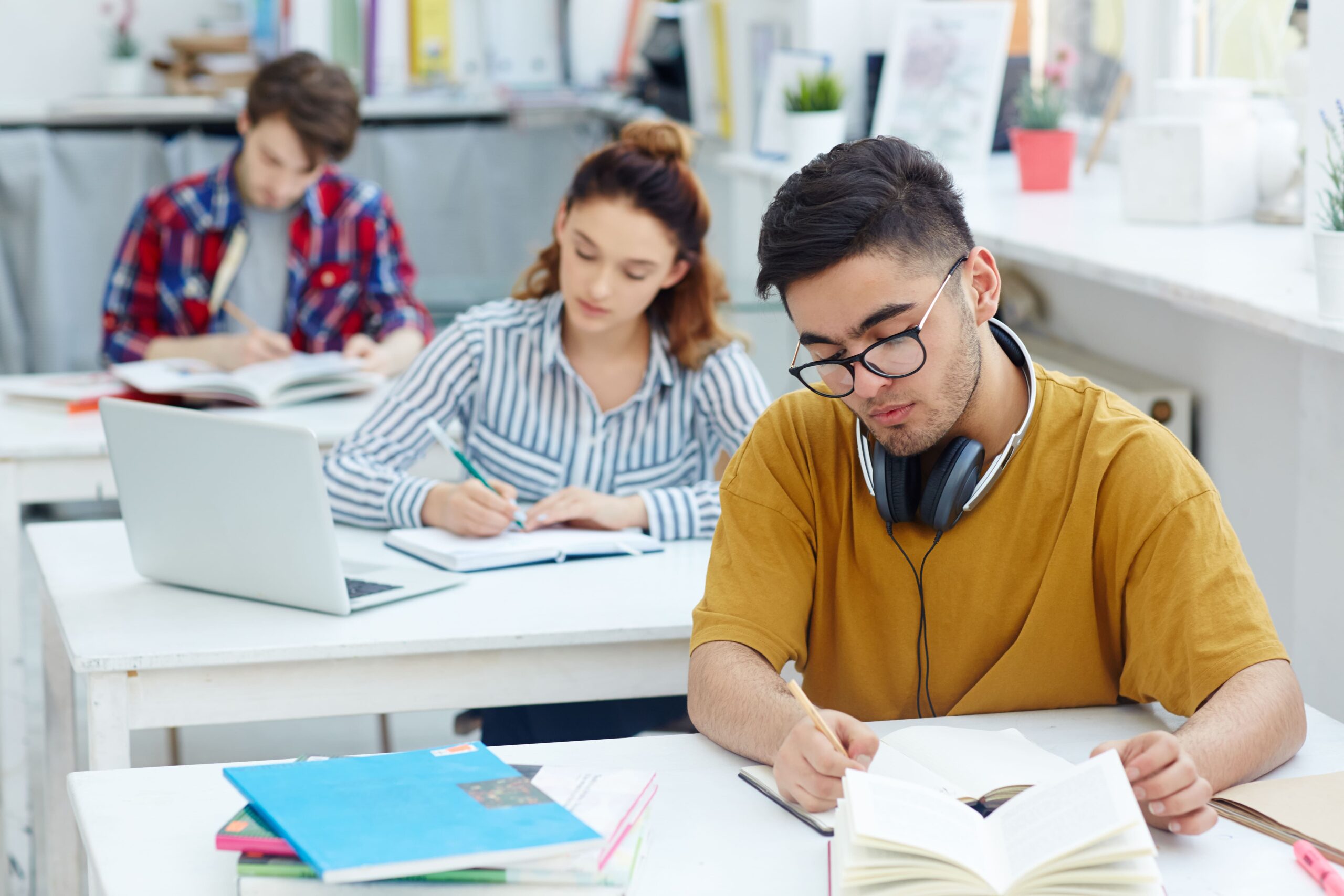 Achieve your dream IELTS score with expert guidance at SMET, the best IELTS coaching centre in Kerala